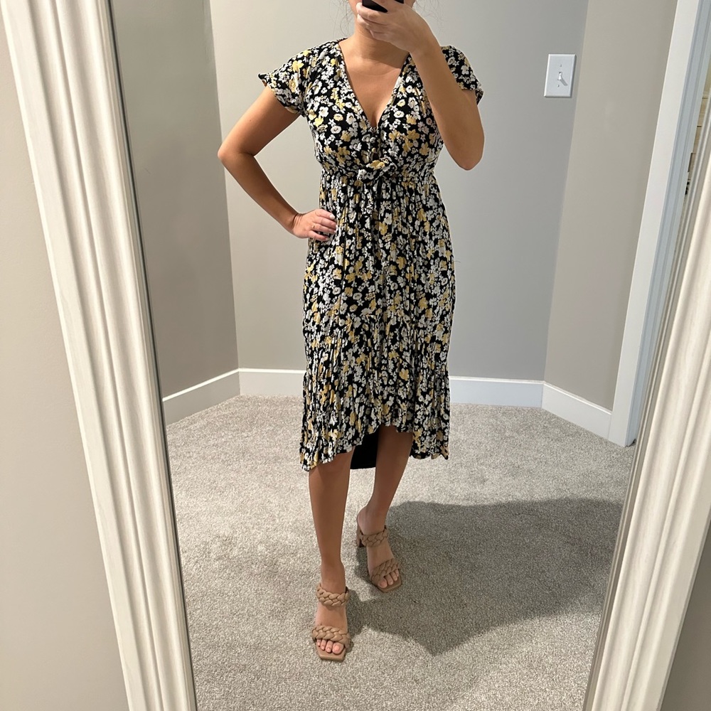 NWTs!  Women’s high-low Floral Dress - Abercrombie and Fitch XS
